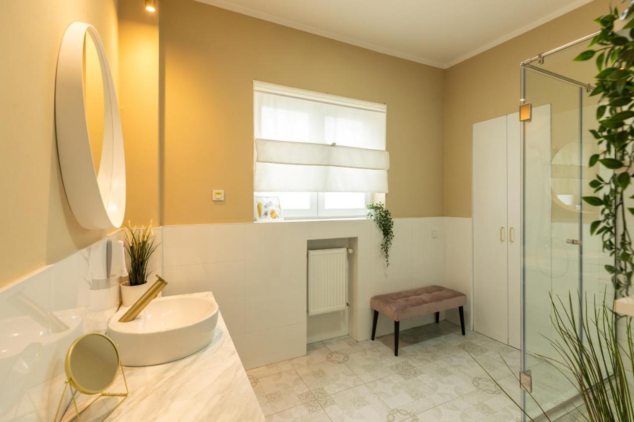 Dream Home - Prime Location 2Br Apt In Bucharest Luaran gambar